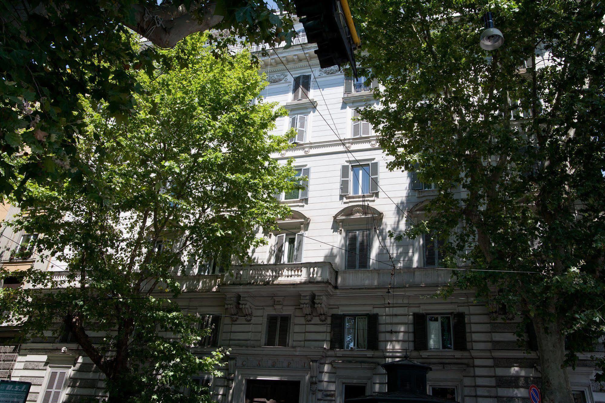 Crossing Roma 1 Hotel Exterior photo